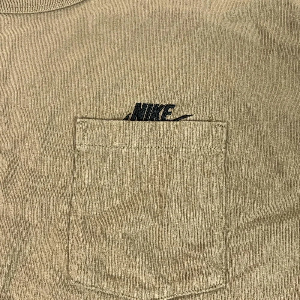 Nike Shirt Mens Medium Brown Long Sleeve Pocket Logo Tee T Casual Loose Fit Club